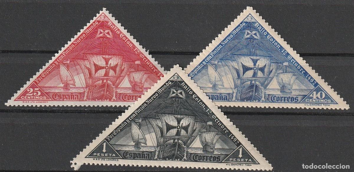 Timbres: LOS TRES SELLOS TRIANGULARES DE LA SERIE DE COLON SIN CHARNELA.