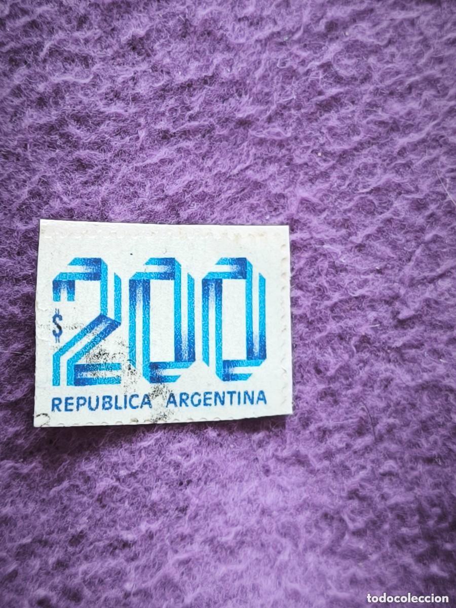 Sellos: Sello Argentina 200 Pesos Dise&ntilde;o Tipogr&aacute;fico Cl&aacute;sico Filatelia Coleccionismo