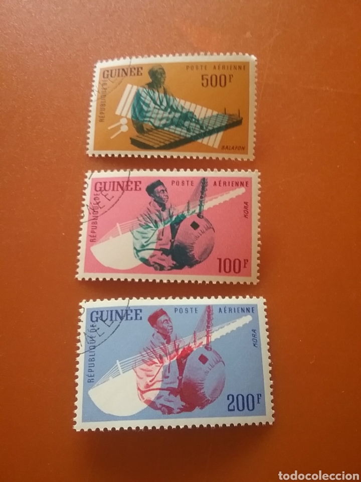 Selos: Sello R. Guinea mtdos/1962/Musica/nativa/aereo/musicos/instrumentos/traje/tipico/constumbres/arte