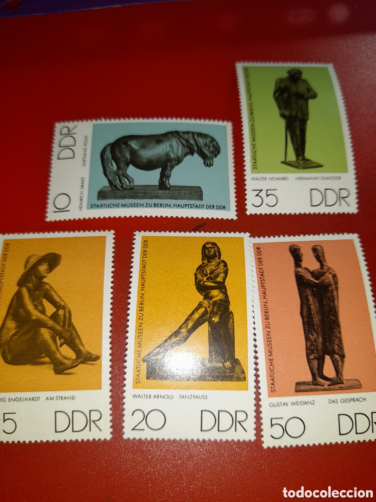 Sellos: Sello Alemania, DDR nuevo 1976. Museo arte pl&aacute;sticas. Bronce. Forja. Artesania. Gente. Caballo.