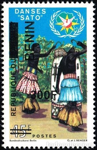 Sellos: Ben&iacute;n 2009 Mi. 1506 sobrecargado Danzas Sato folclore tradicional