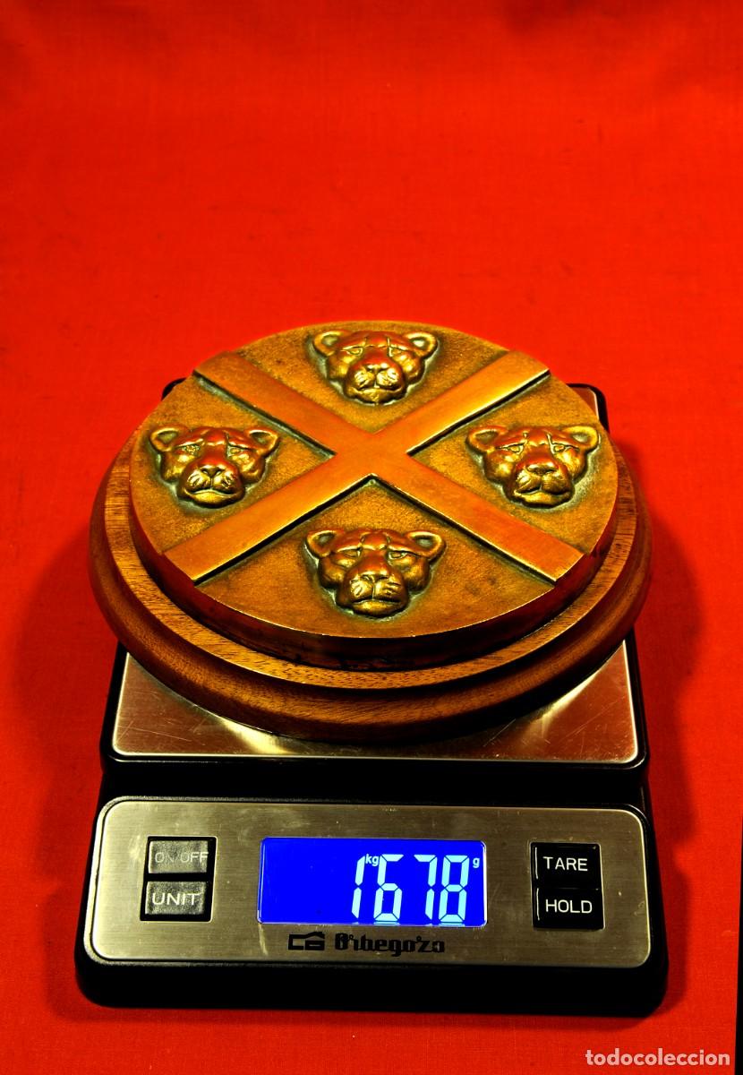 Sellos: Antigua &rdquo;Tape de bouche militaire&rdquo; de Bronce, es una placa de 19,5cm de di&aacute;metr simbolo de ese barco