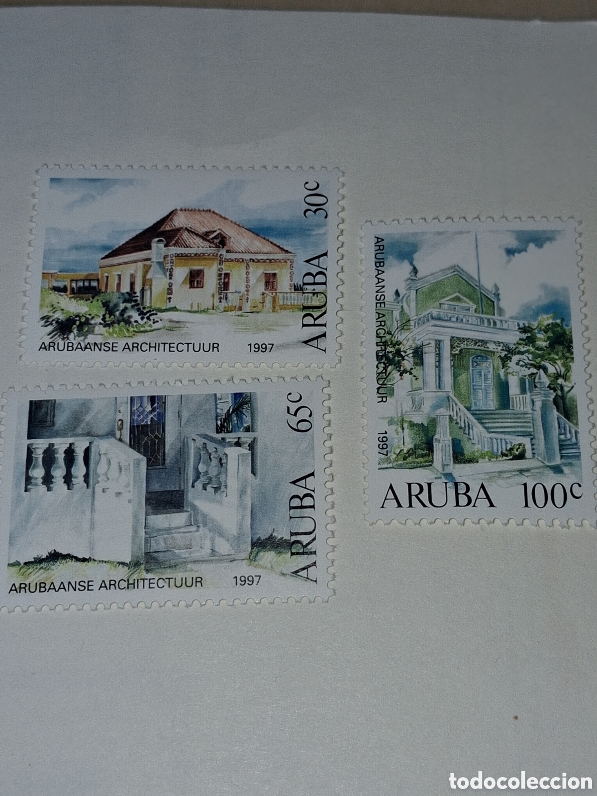 Sellos: Sello Aruba nuevo 1997. Arquitectura. Casas. Edificios. Jard&iacute;n. Escaleras. Fechada. Historia. Arte