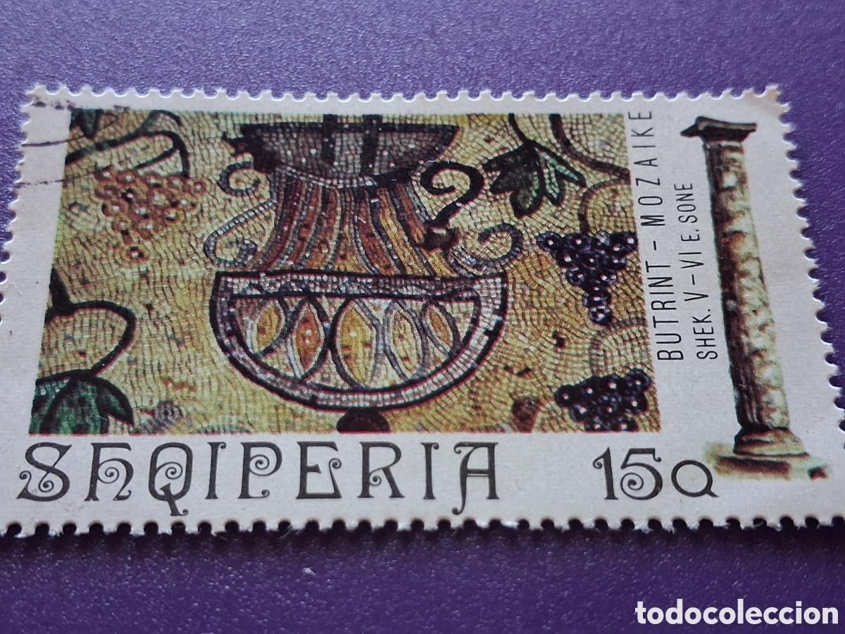 Selos: Sello (1/6v) Albania mtdo 1974. Mosaicos siglo V-VI dC. Arte. Artesan&iacute;a. Columna. Jarr&oacute;n. Arqueologi