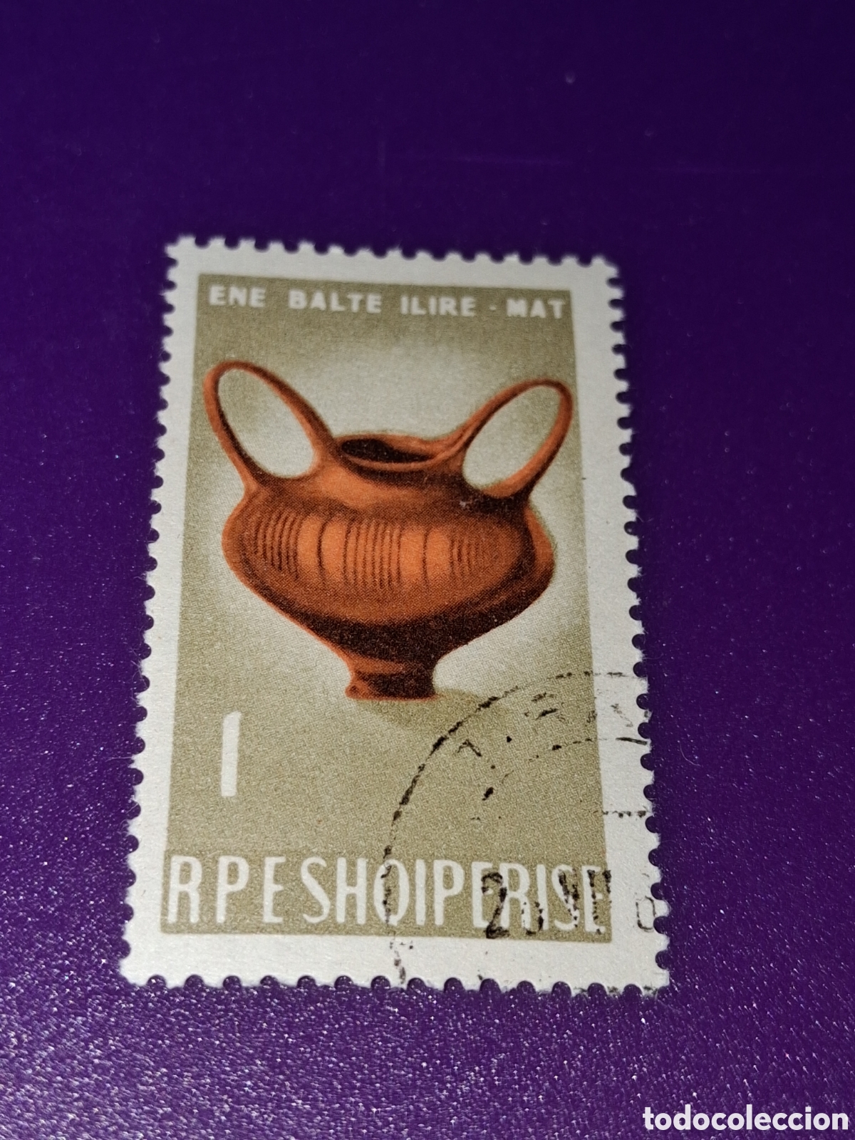 Timbres: Sello (1/5v) Albania mtdo 1965. Arqueolog&iacute;a. Tesoros. Anfora. Ceramica. Artesania. Arte.
