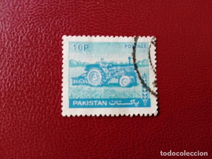 Timbres: PAKIST&Aacute;N - PAQUIST&Aacute;N - VALOR FACIAL 10 P - A&Ntilde;O 1978-1979 - AGRICULTURA - TRACTORES - YV 483