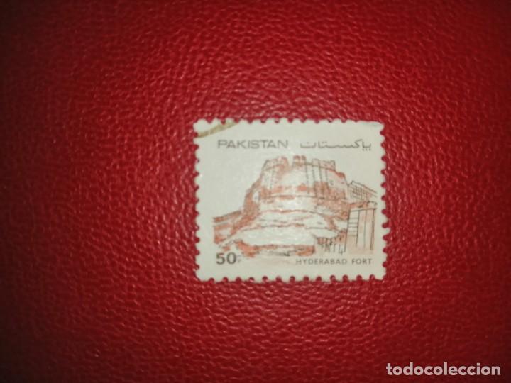Briefmarken: PAKIST&Aacute;N - PAQUIST&Aacute;N - VALOR FACIAL 50 PAISA - FUERTE HYDERABAD