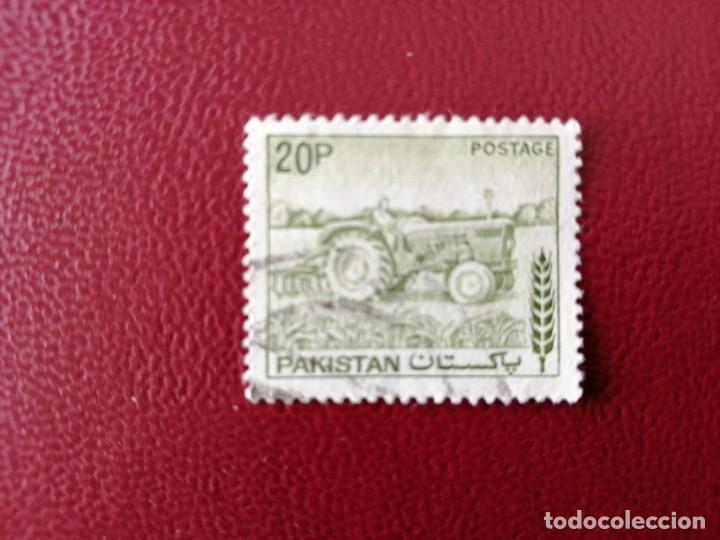 Briefmarken: PAKIST&Aacute;N - PAQUIST&Aacute;N - VALOR FACIAL 20 P - A&Ntilde;O 1978 - AGRICULTURA - TRACTOR