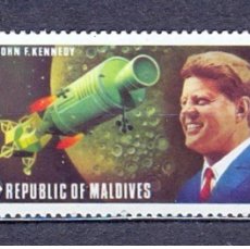 Sellos: FRANCOBOLLO - ISOLE MALDIVE - APOLLO SPACECRAFT, JOHN F. KENNEDY - 1 L - 1974 -NUOVO. Lote 401992509