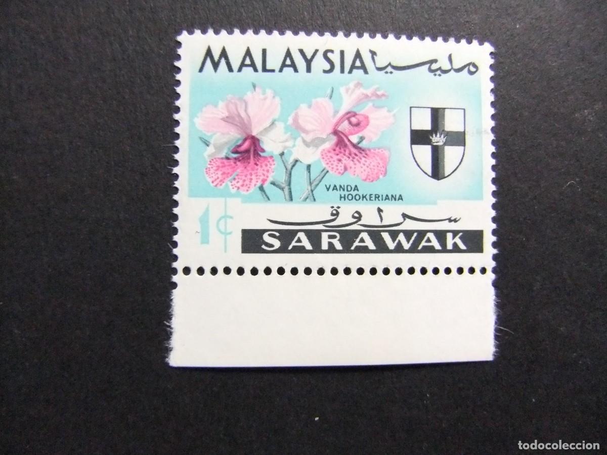 Sellos: 43 SARAWAK 1965 / FLOR VANDO HOOKERIANA y ESCUDO / YVERT 213 MNH