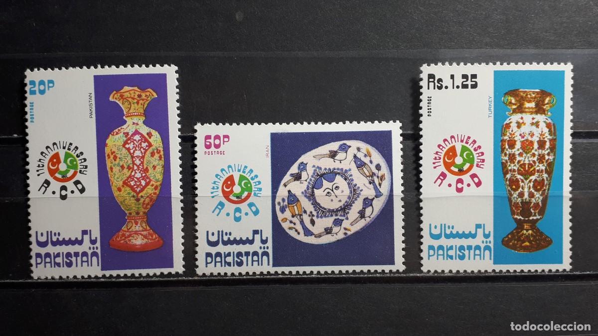 Sellos: PAKIST&Aacute;N. A&Ntilde;O 1975. **. YVERT 377/9