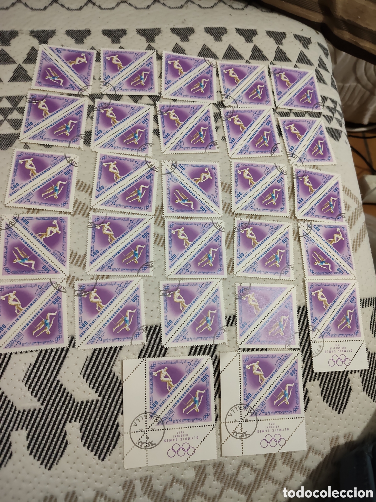 Sellos: 64 sellos triangulares dobles de Hadhramaut(Arabia del Sur) juegos Ol&iacute;mpicos Munich 1972 muy buenos