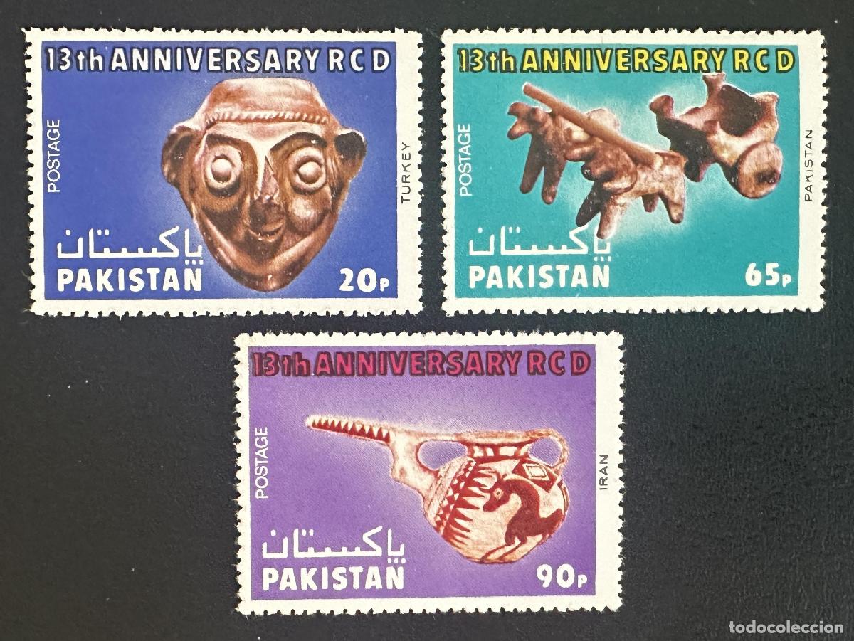 Sellos: Pakist&aacute;n 1977 Mi. 434-436 emisi&oacute;n conjunta 13&ordm; aniversario RCD arte