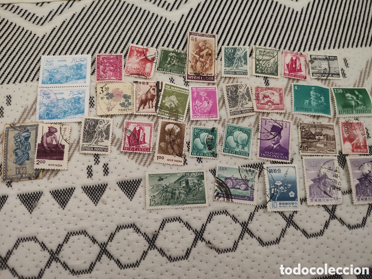 Sellos: 33 sellos antiguos de pa&iacute;ses asi&aacute;ticos
