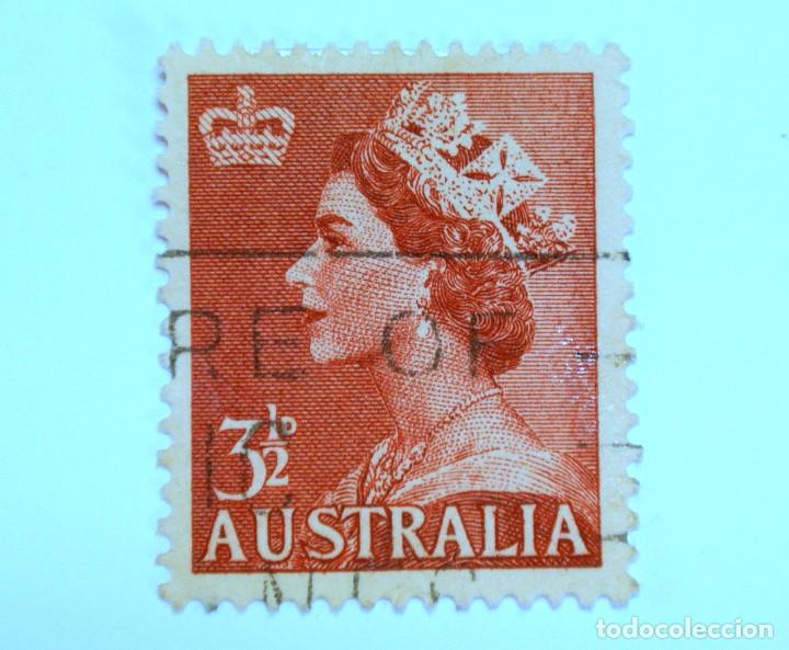 ANTIGUO SELLO POSTAL AUSTRALIA 1956, 3 1/2 D. REINAS, MONARQUIA, REINA ELIZABETH II, USADO (Sellos - Extranjero - Oceanía - Australia)