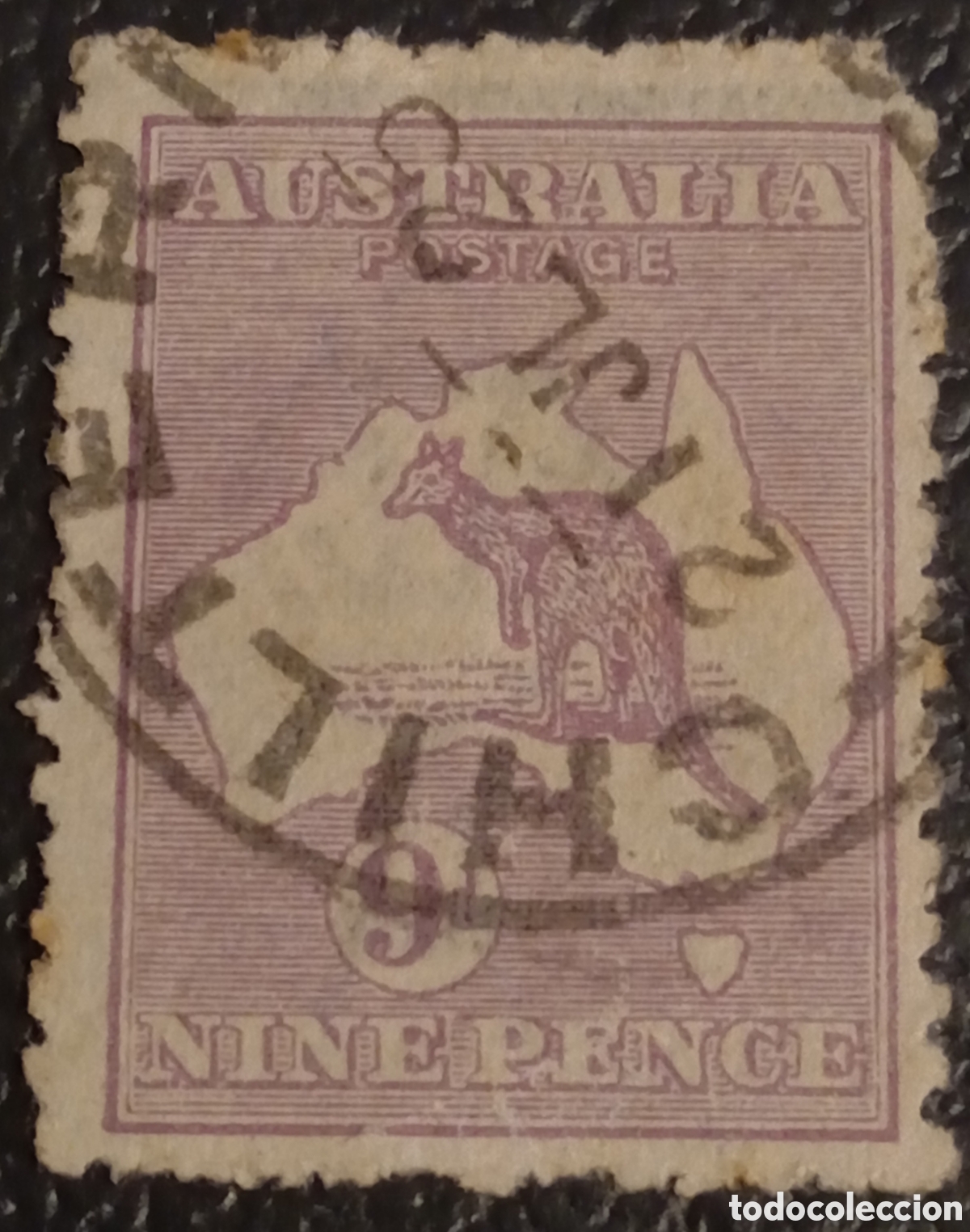 Sellos: Australia 1913 - Sello Canguro y Mapa 9d Violeta - Cat&aacute;logo SG #10 / Scott #9