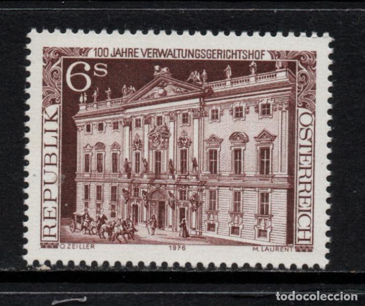Sellos: AUSTRIA 1350** - A&Ntilde;O 1976 - CENTENARIO DE LA CORTE ADMINISTRATIVA - Foto 1