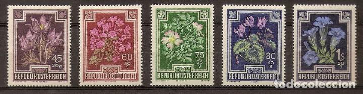 Sellos: AUSTRIA 1948 - FLORES - YVERT 726/730 ** - Foto 1