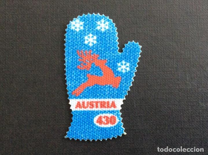 Sellos: AUSTRIA A&Ntilde;O 2021. MANOPLA - Foto 1