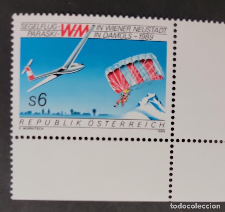 Sellos: SO) AUSTRIA, AIRPLANE, PARAGLIDING, WITH LEAF BORDER - Foto 1