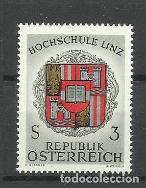 Sellos: AUSTRIA- 1965/66 ** ESCUDO - Foto 1