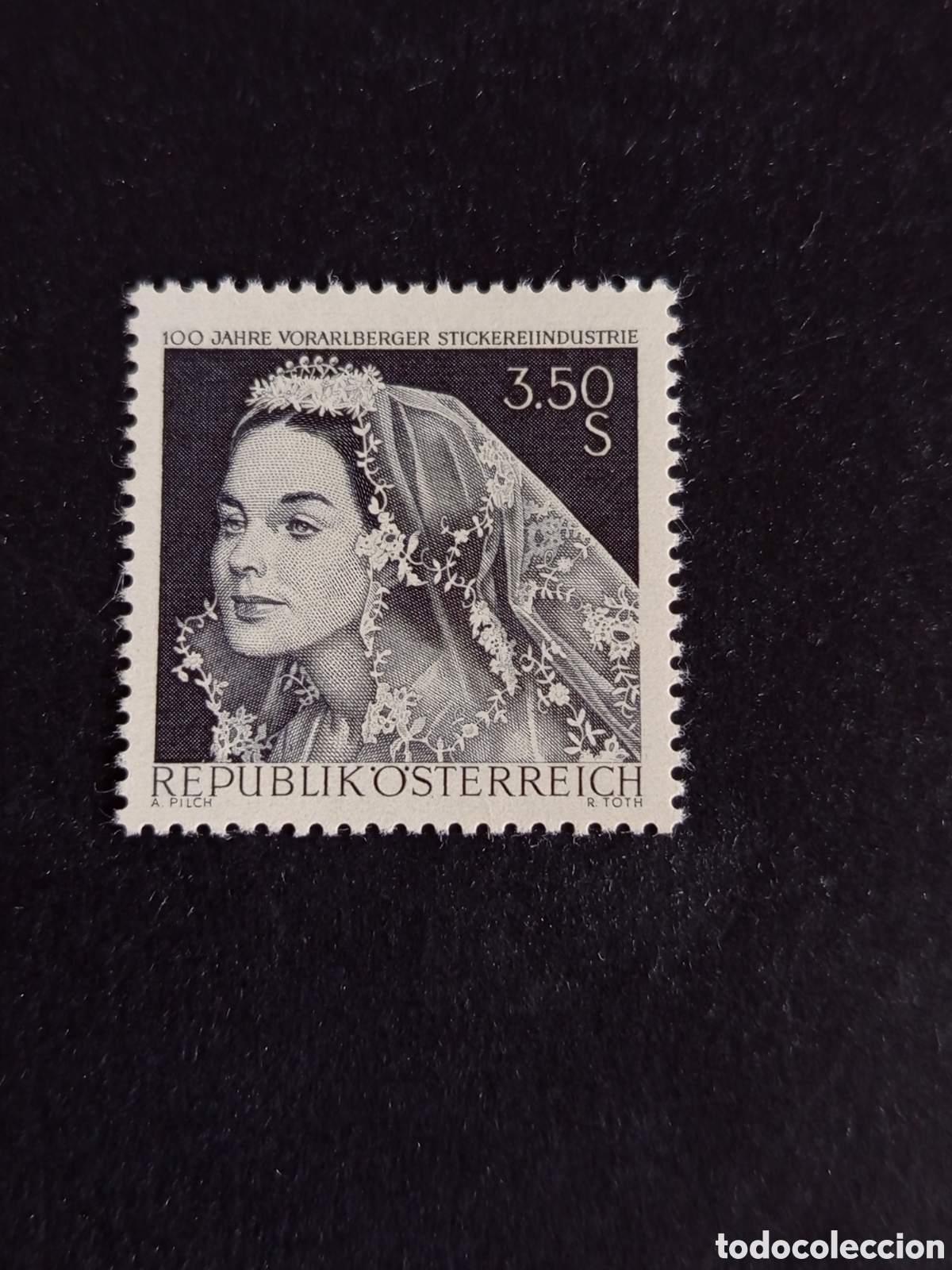 Sellos: AUSTRIA, 1968. Industria del bordado. Mantilla. Yvert 1094. Pedido m&iacute;nimo 3 &euro;. Ver fotos.