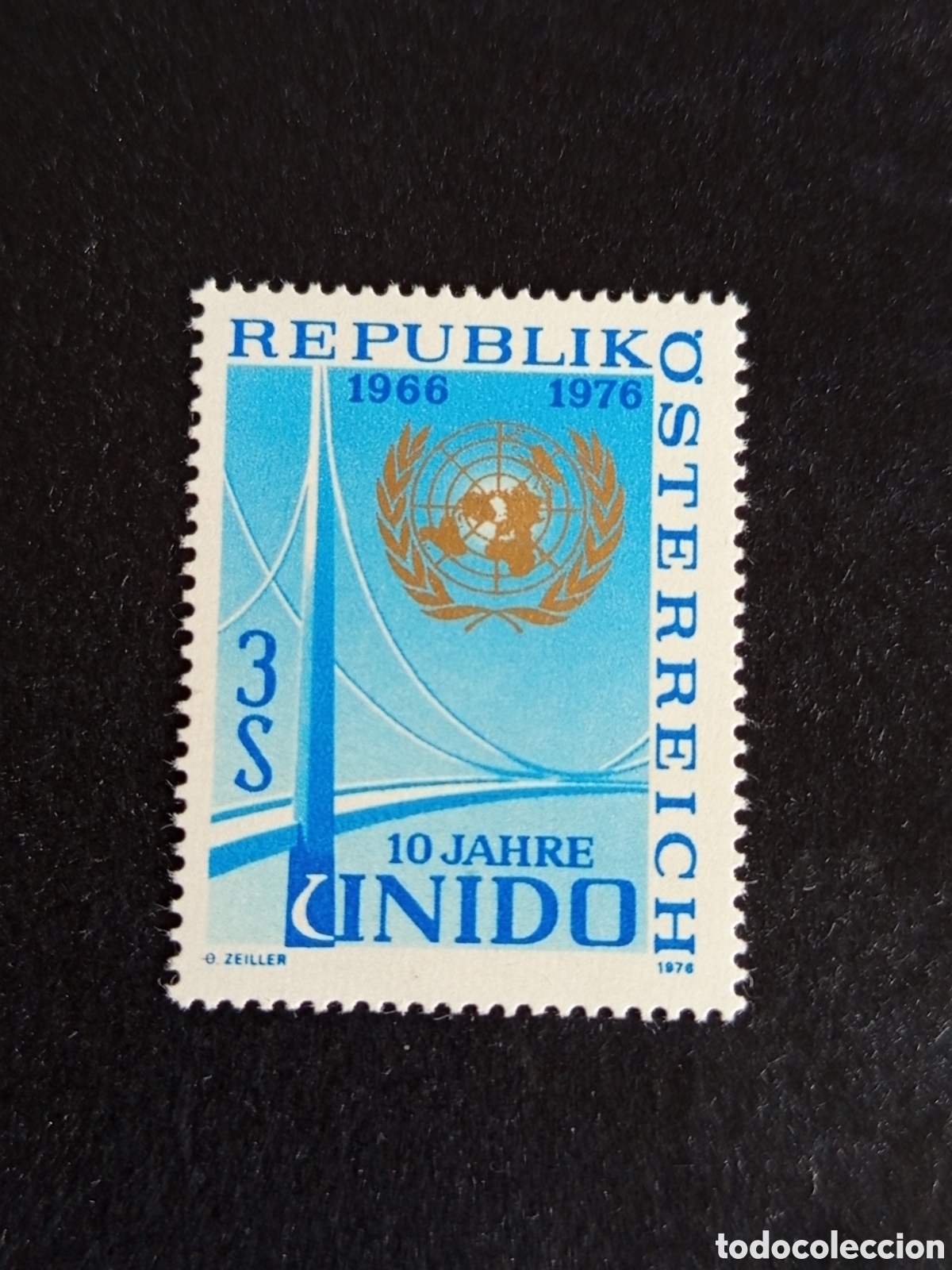 Sellos: AUSTRIA, 1976. ONU. Emblema y puente. Yvert 1362. . Pedido m&iacute;nimo 3 &euro;. Ver fotos. Serie completa