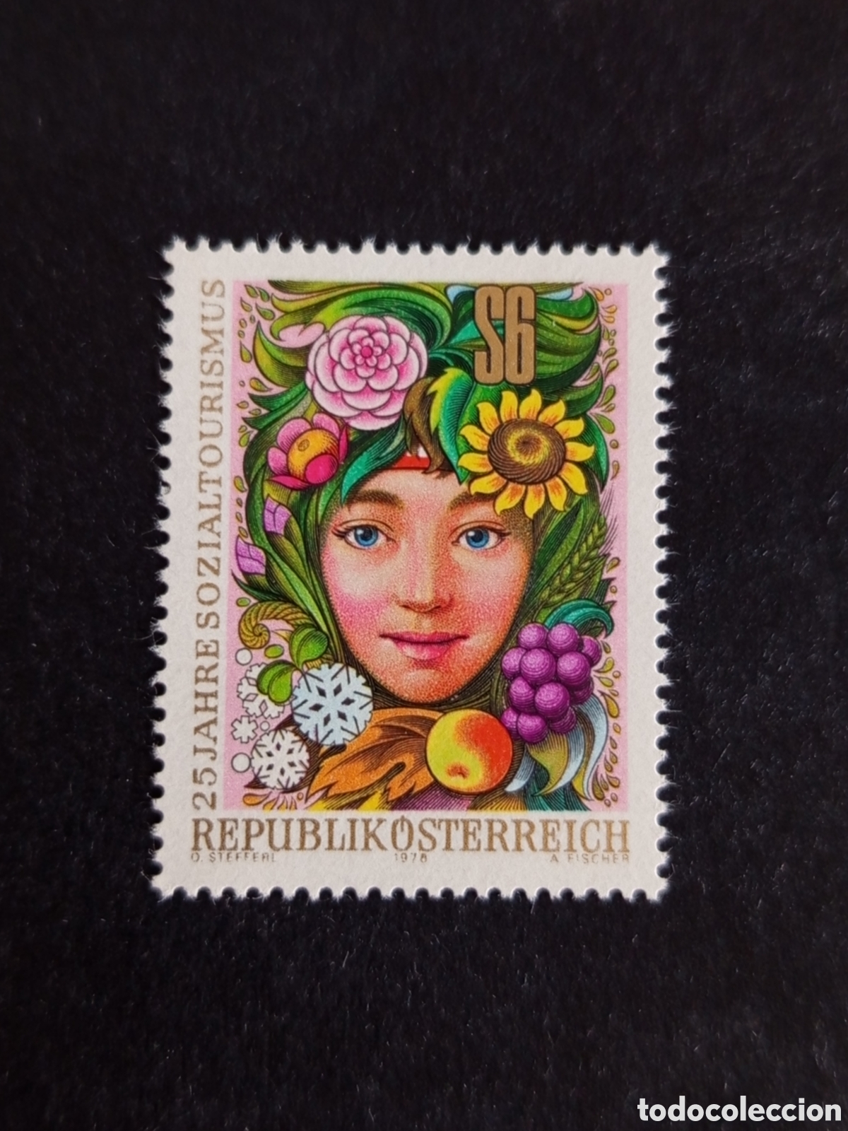 Sellos: AUSTRIA, 1978. Turismo social. Ni&ntilde;a con flores y frutos. Yvert 1406. Pedido m&iacute;nimo 3 &euro;. Ver fotos.