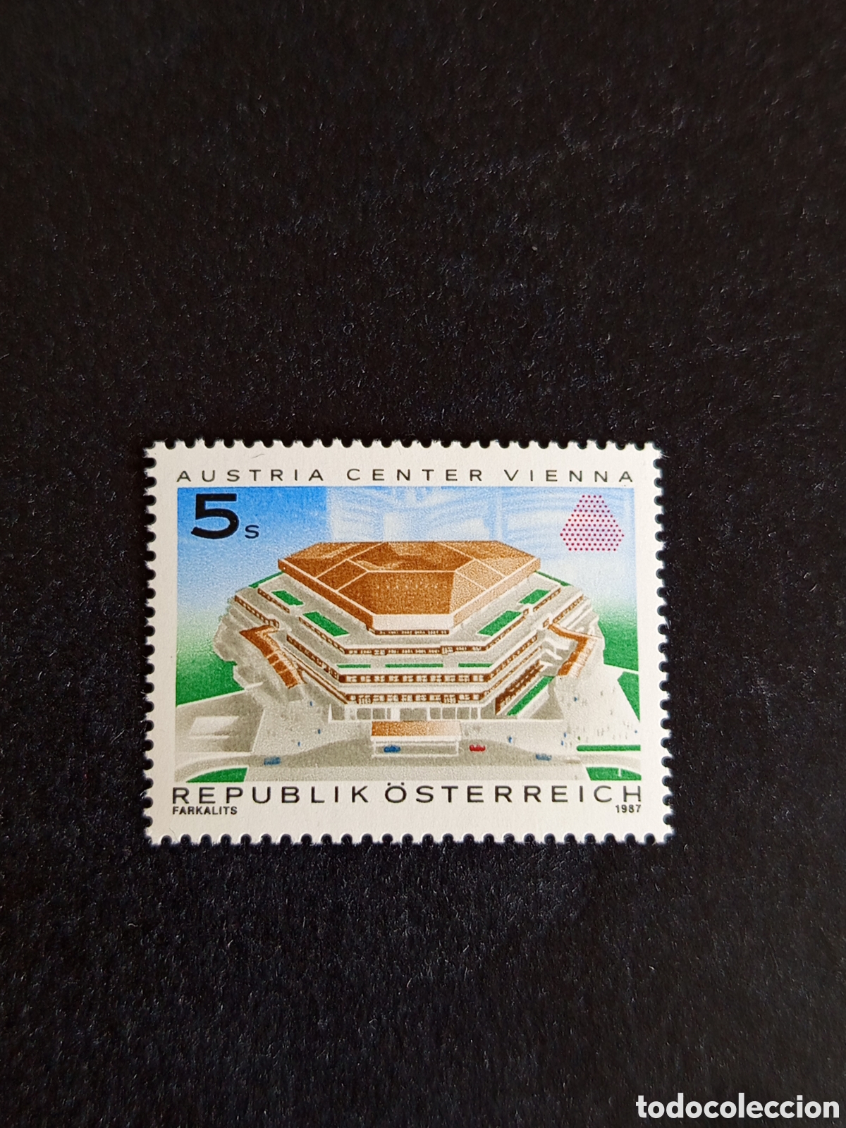Sellos: AUSTRIA, 1987. Centro de Congresos. Yvert 1708. Pedido m&iacute;nimo 3 &euro;. Ver fotos. Serie completa