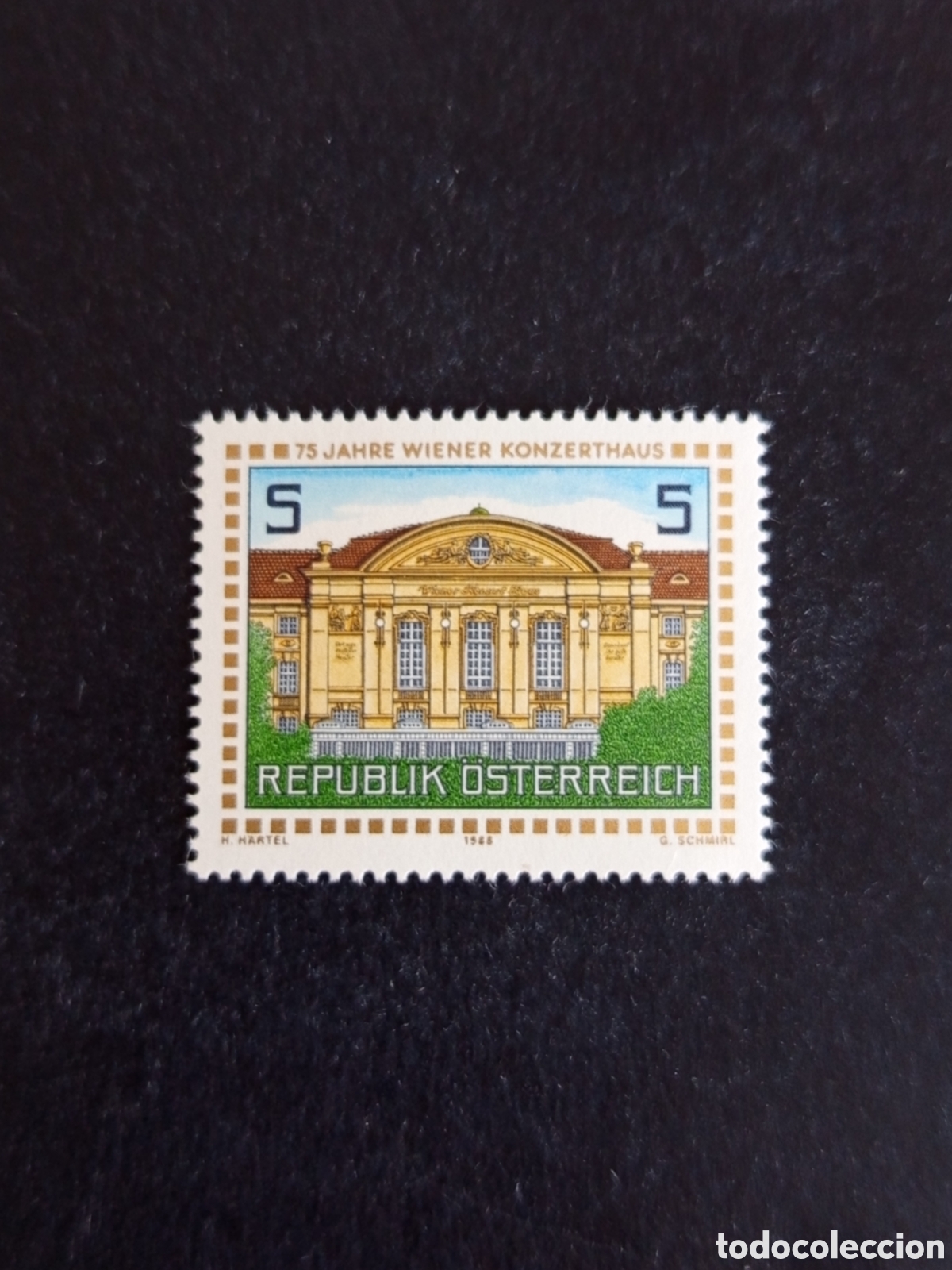 Sellos: AUSTRIA, 1988. Sala de Conciertos de Viena. Fachada. Yvert 1766. Pedido m&iacute;nimo 3 &euro;. Ver fotos.