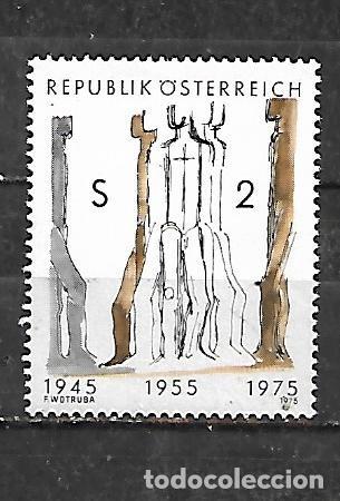 Sellos: 1975: XXX Aniversario de la segunda rep&uacute;blica (MNH**)