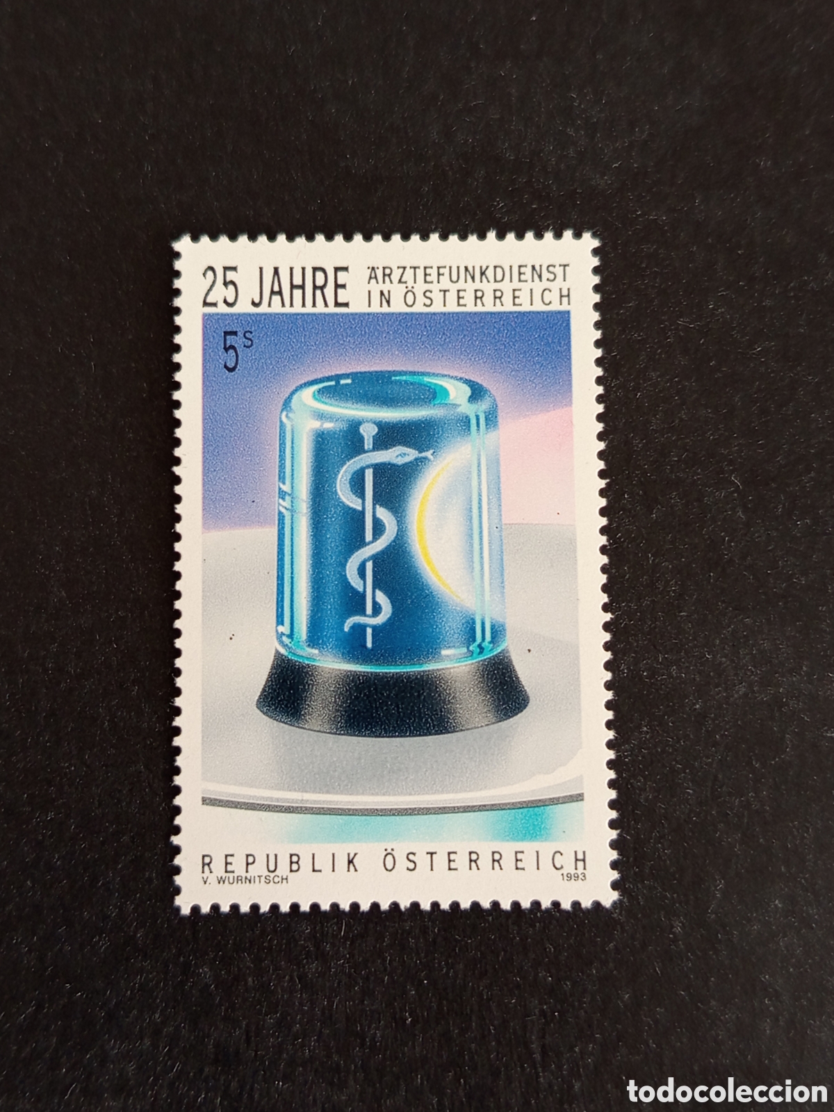 Sellos: AUSTRIA, 1993. Servicio m&eacute;dico por radio. Emblema. Yvert 1917. Pedido m&iacute;nimo 3 &euro;. Ver fotos .