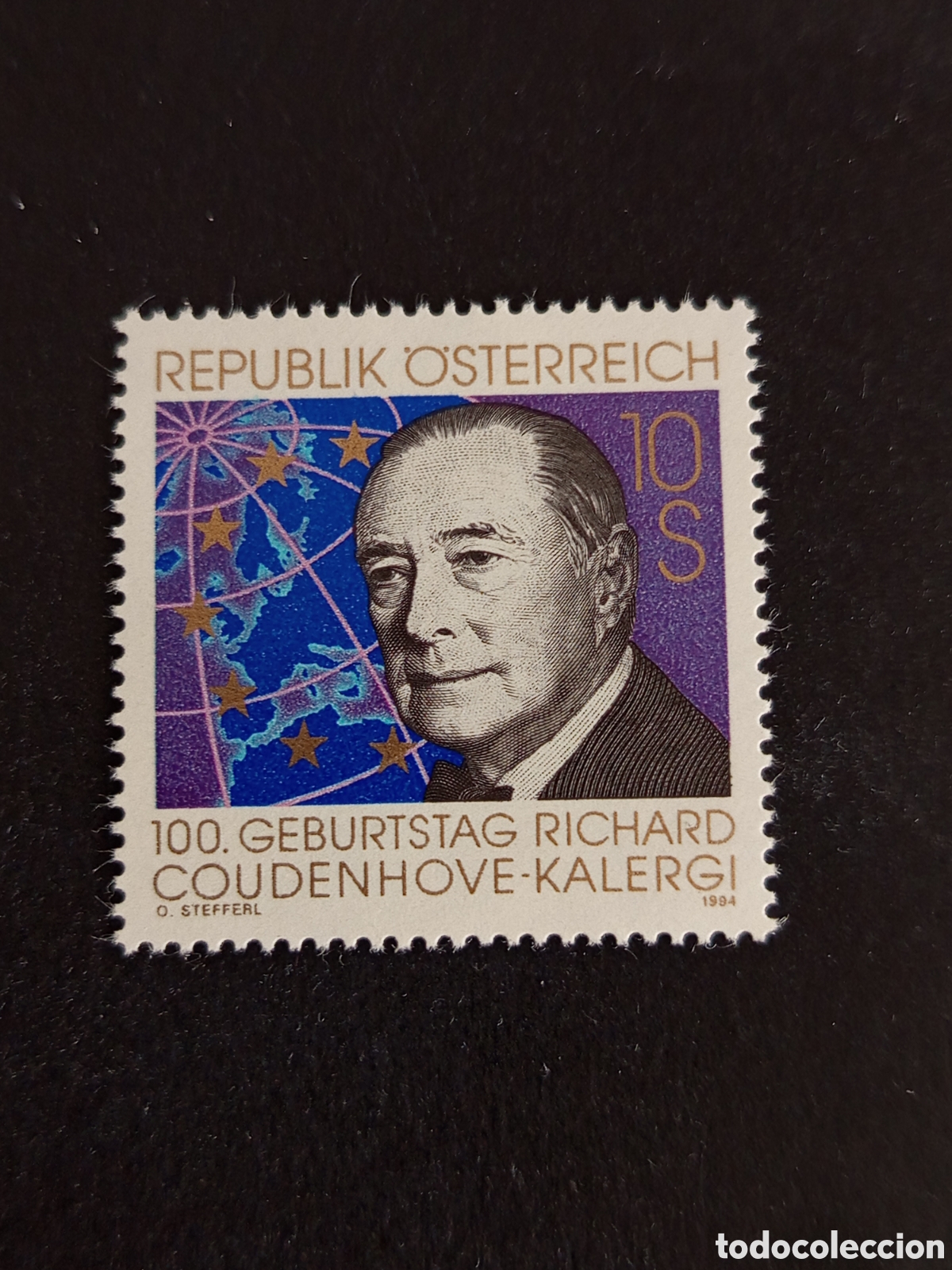 Sellos: AUSTRIA, 1994. Azafatas acompa&ntilde;ante en vuelos. Avi&oacute;n.Yvert 1971. Pedido m&iacute;nimo 3 &euro;. Ver fotos .