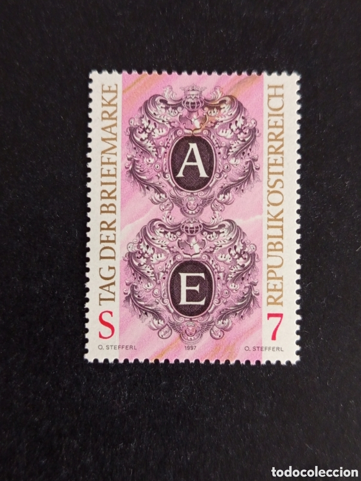 Sellos: AUSTRIA, 1997. D&iacute;a del Sello. Letras A y E. Yvert 2049. Pedido m&iacute;nimo 3 &euro;. Ver fotos .