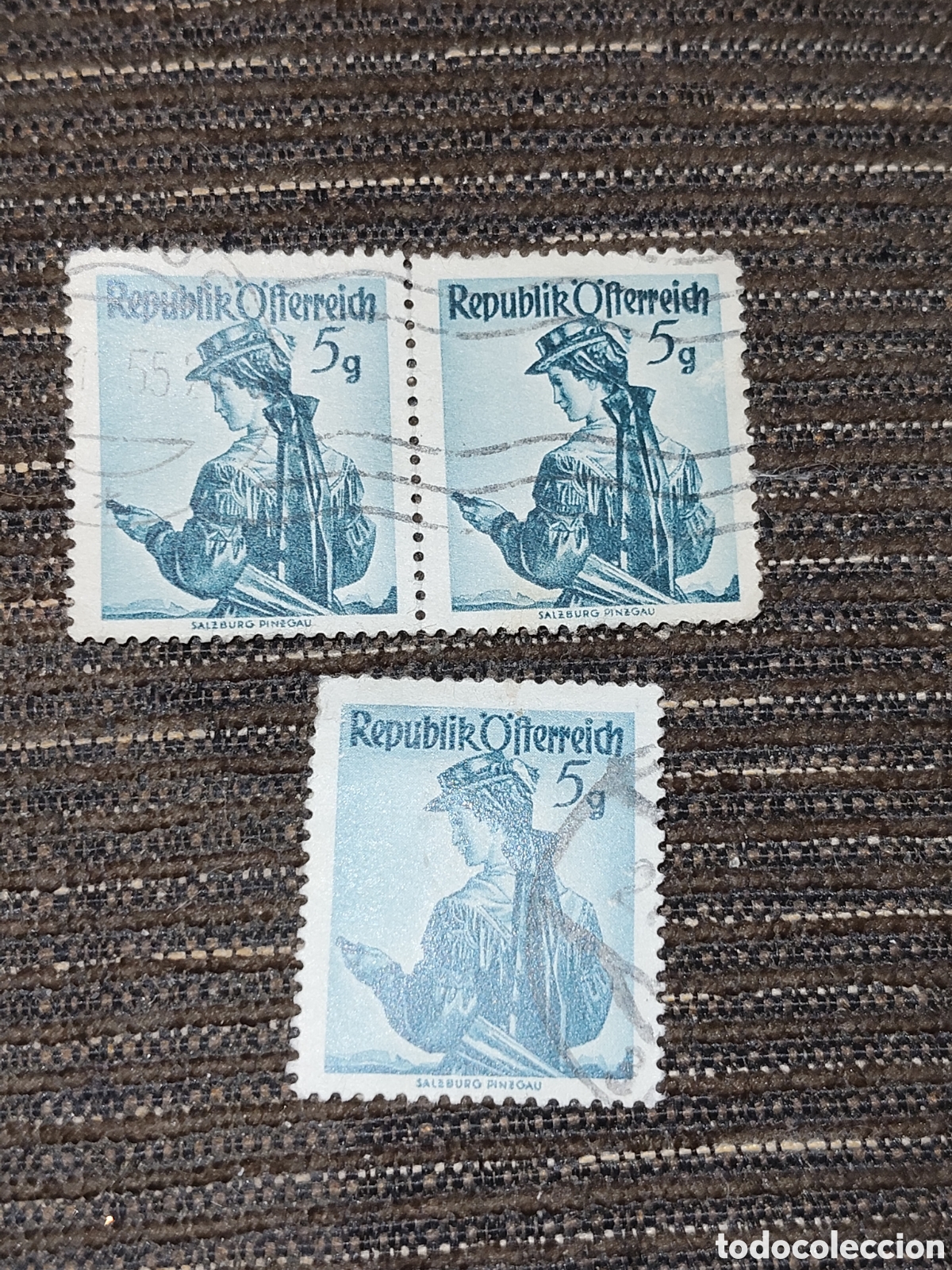 Sellos: 3 sellos de Austria trajes regionales de Pinzgau 1948-50