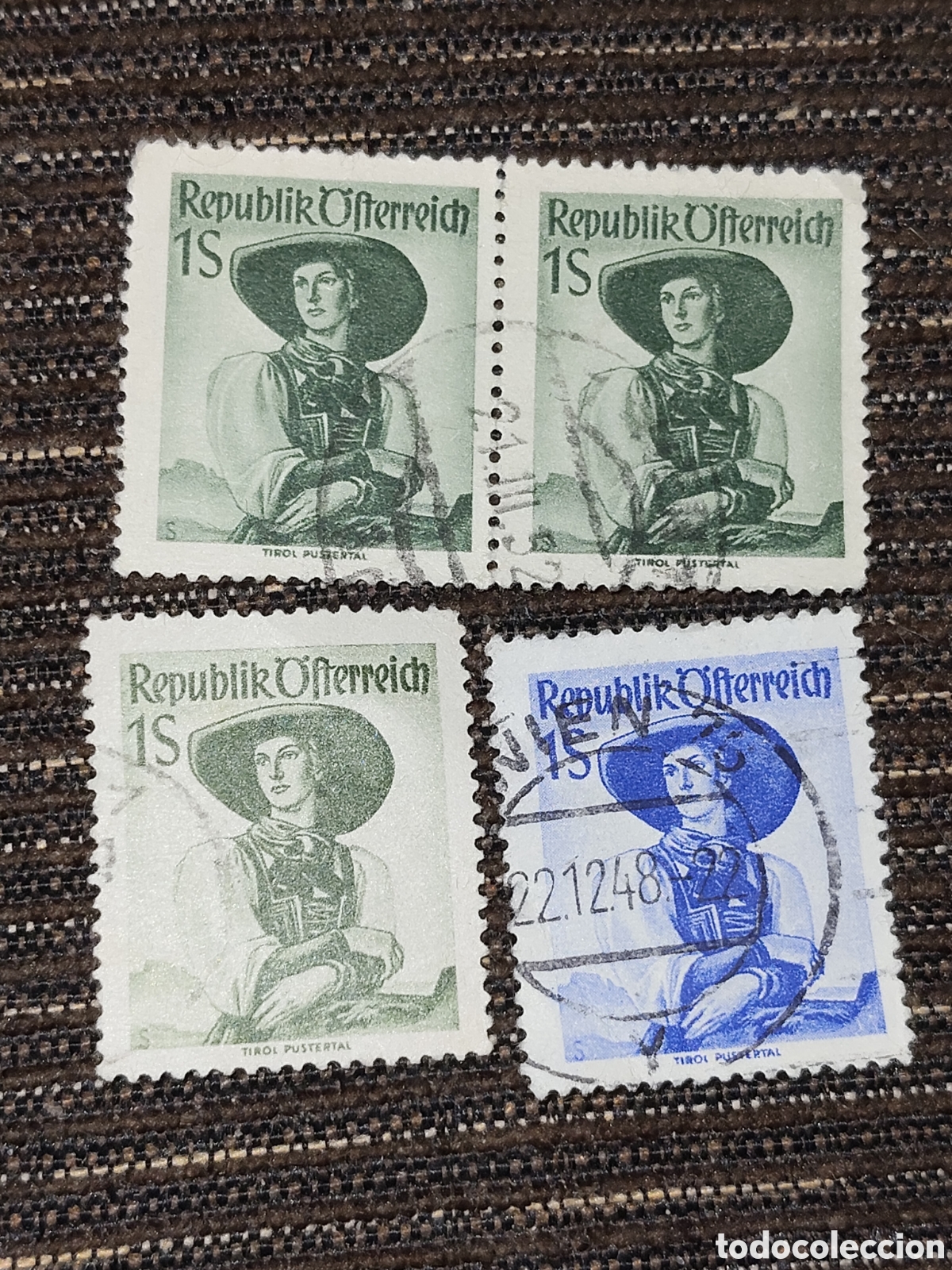 Sellos: 4 sellos de Austria trajes regionales de Tirol ,Pustertal 1948