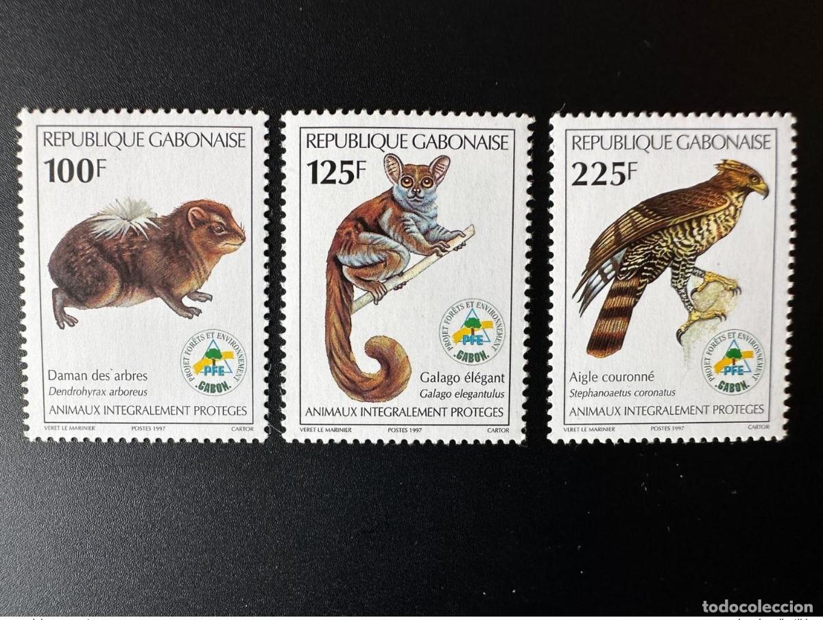 Sellos: Gab&oacute;n 1997 Mi. 1370 - 1372 Animales protegidos Fauna Daman Galago Eagle Raptors