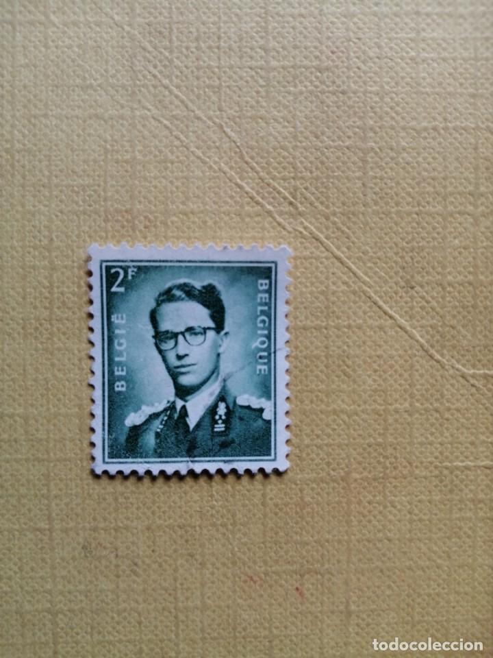 Stamps: 2 F - REY BALDUINO - A&Ntilde;O 1965