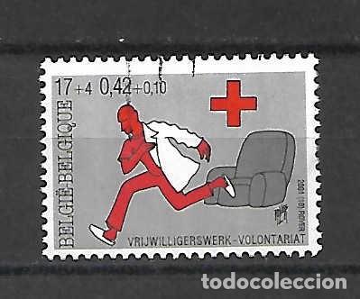 Sellos: CRUZ ROJA ,voluntariado de B&eacute;lgica, sello a&ntilde;o 2001