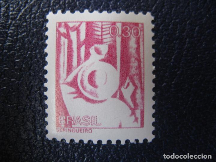 Sellos: *brasil, 1976, extractor de caucho, Yvert 1200 - Foto 1