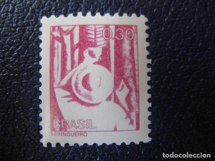 Sellos: *brasil, 1976, extractor de caucho, Yvert 1200 - Foto 1