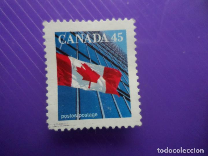 Sellos: . canada, bandera nacional - Foto 1