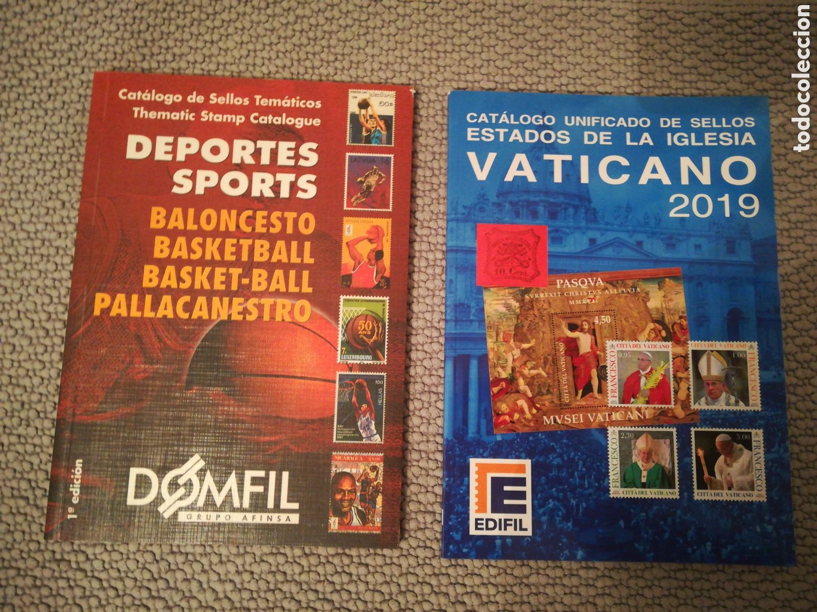 Sellos: 2 cat&aacute;logos de sellos de Vaticano y de Deportes