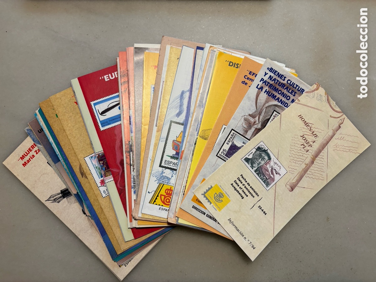 Briefmarken: LOTE 73 folletos d&iacute;pticos de sellos a&ntilde;os, 90