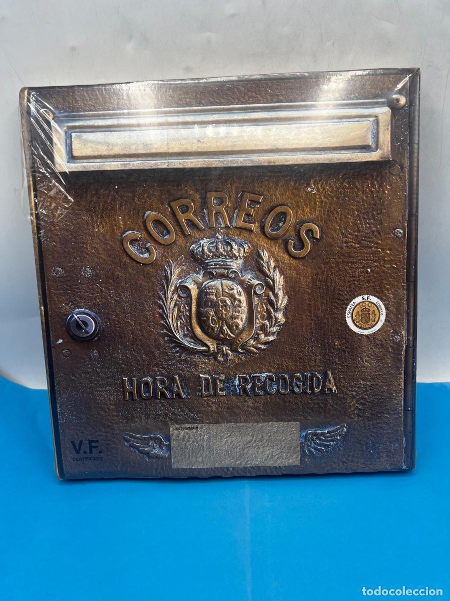 Francobolli: LIBRO DE CORREOS 2015. PRECINTADO.