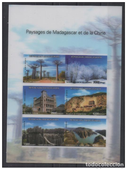 Sellos: Variety and Imperf Madagascar 2014 Mi. 321B Bloque de hologramas lenticulares China