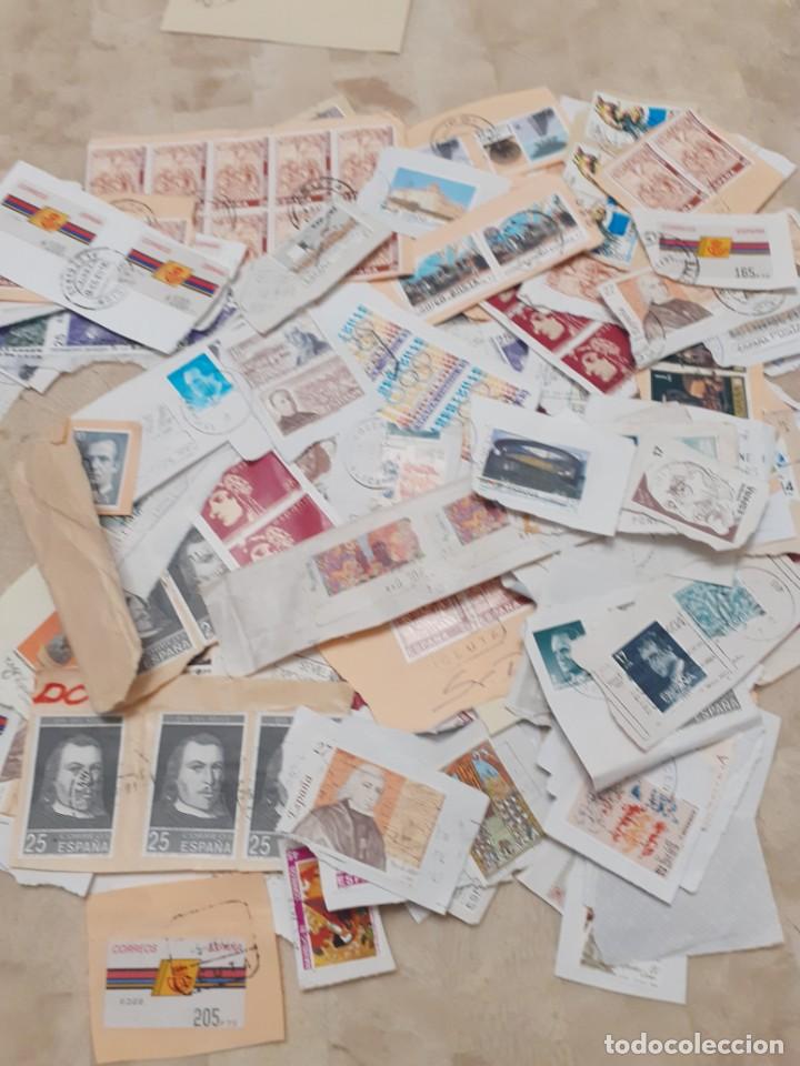Sellos: lote de 200 sellos de correos españoles con matasello recortes de cartas - Foto 1 - 204154425