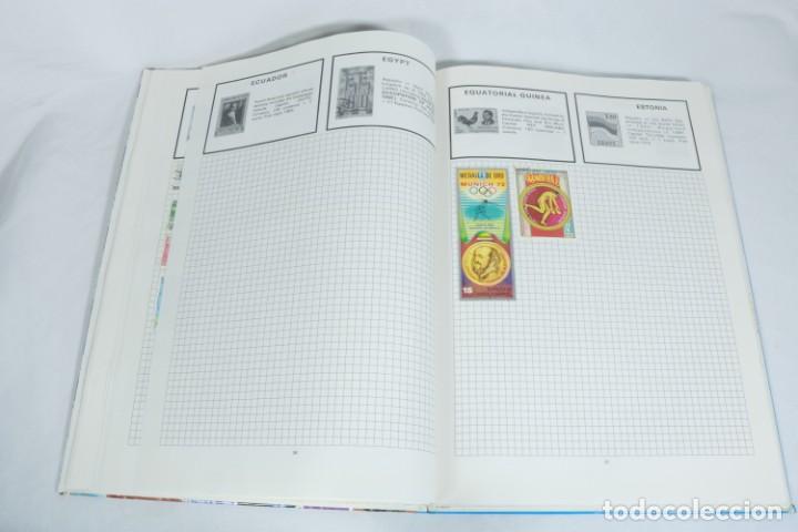 Sellos: Libro Stanley Gibbons con 425 sellos de todo el mundo - especial para coleccionistas - Foto 9 - 223670602
