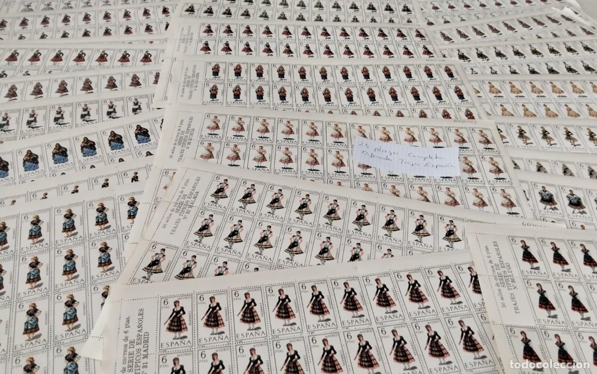 Sellos: 24 PLIEGOS COMPLETOS DE TRAJES DE ESPA&Ntilde;A , TODOS DIFERENTES , VER DESCRIPCION, LIQUIDACION