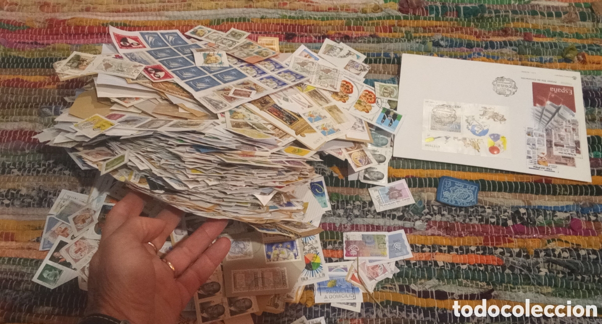 Sellos: Filatelia. Lote de cientos de sellos mundiales (quiz&aacute;s millar).